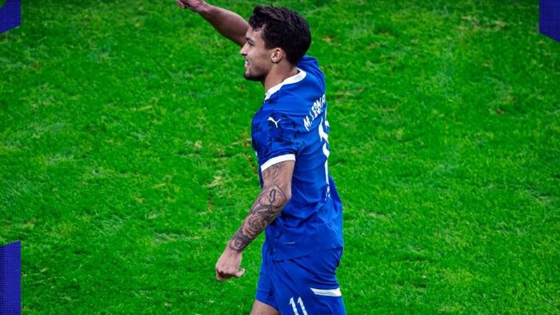 لاعب فريق الهلال السعودي