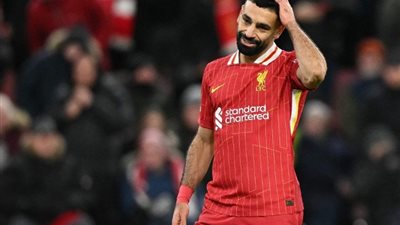 محمد صلاح يتجاهل ميسي ورونالدو ويفضل هذا اللاعب