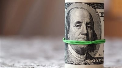 انخفاض أسعار الدولار مقابل الجنيه المصري ببداية تعاملات الأسبوع