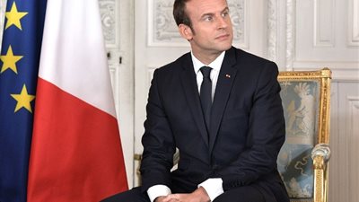 كيف يحل ماكرون أزمة سقوط حكومة بارنييه؟، بدائل ومقترحات أمام الرئيس الفرنسي