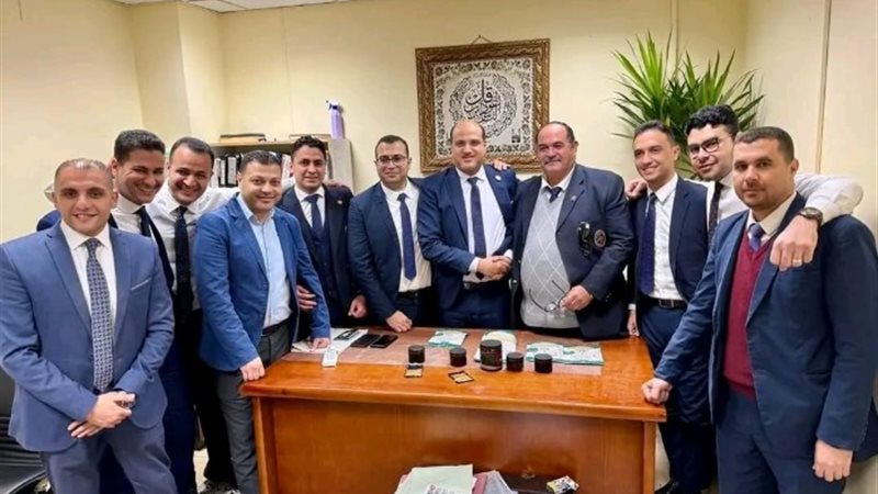 رجال الجمارك بمطار شرم الشيخ الدولي