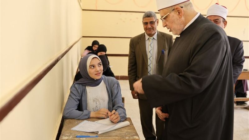الشيخ أيمن عبد الغني، رئيس قطاع المعاهد الأزهرية