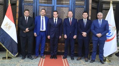وزير الصحة يوقع بروتوكول تعاون لتقديم الخدمات الطبية لـ4 نقابات مهنية
