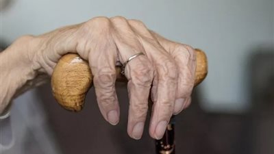 بسبب الحالة النفسية، مسن يتخلص من حياته صعقًا بالكهرباء في العياط