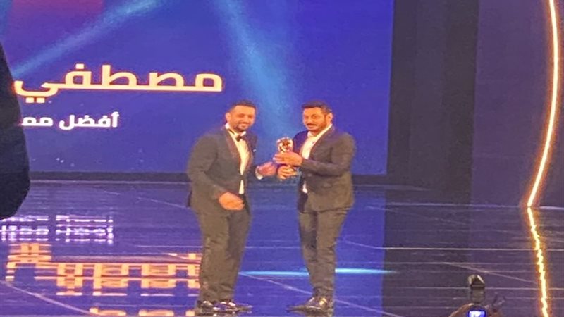 مصطفى شعبان في حفل جوائز the best