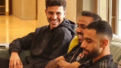 حمدي فتحي يزور بعثة الأهلي في قطر قبل مواجهة باتشوكا (صور)