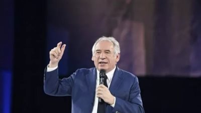 ماذا بعد اختيار بايرو؟ السيناريوهات المنتظرة للحكومة الفرنسية الجديدة