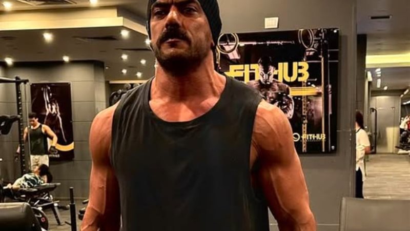 الفنان أحمد العوضي