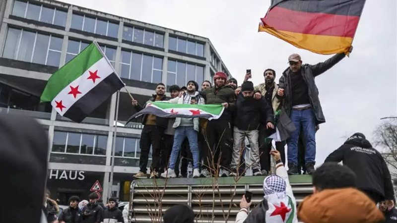 تعليق معالجة طلبات اللجوء المقدمة من السوريين
