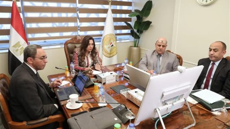خلال الاجتماع