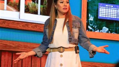 «مبتاكلش غير تمر» روتين رانيا فريد شوقي أثناء العمل