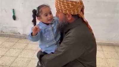 «التقاء الروح بالروح» لحظة استشهاد الشيخ الفلسطيني خالد نبهان (فيديو)