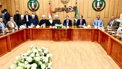 محافظ المنوفية ووزير الأوقاف يلتقيان بالأئمة وقيادات الدعوة والواعظات