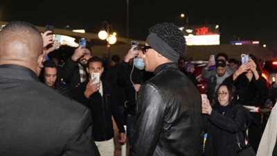 بـ بندانة ونظارة شمس، محمد رمضان يقدم واجب عزاء في نبيل الحلفاوي