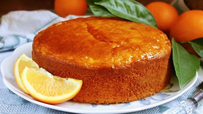 د كيكة دقيق الذرة بالبرتقال