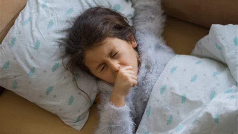 أعراض كحة الديك عند الأطفال