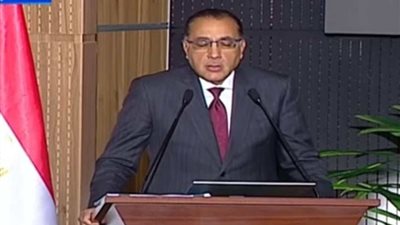 عاجل، لحظة تعرض رئيس الوزراء لوعكة صحية على الهواء أثناء مؤتمر صحفي (فيديو)