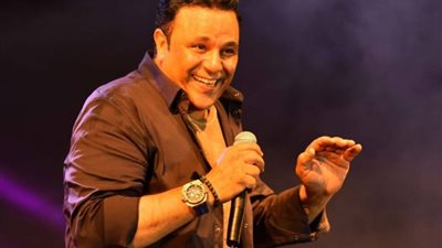 في عيد ميلاده، محمد فؤاد يدخل الفن صدفة وينضم لفرقة الـ 4 أم