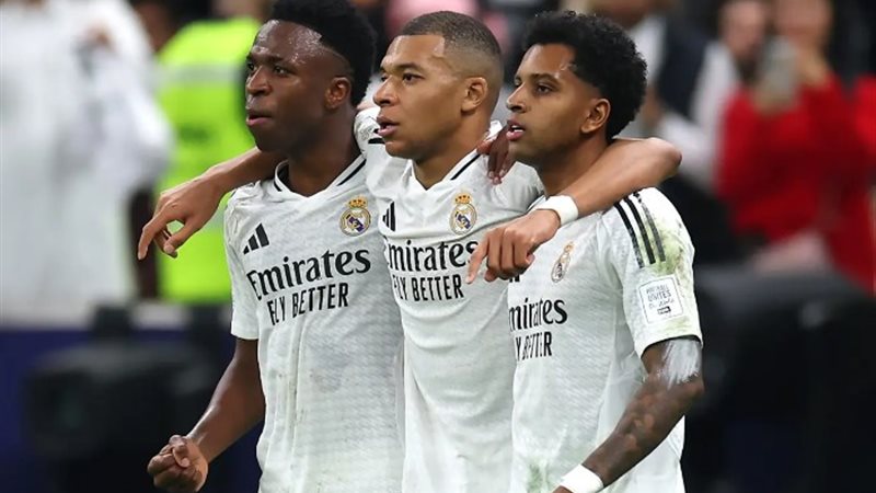 لاعبي ريال مدريد