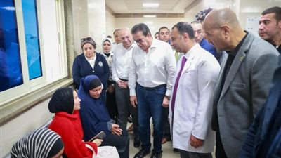 وزير الصحة يوجه بتوفير أماكن انتظار مناسبة للمرضى بمستشفى إهناسيا ببني سويف