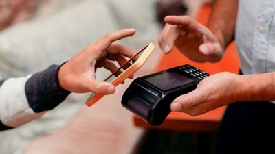 السر في المحافظ الإلكترونية، آبل وجوجل وجها لوجه