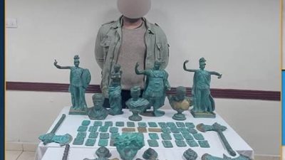 تفاصيل ضبط 448 قطعة أثرية غارقة بحوزة شخصين في الإسكندرية (صور)