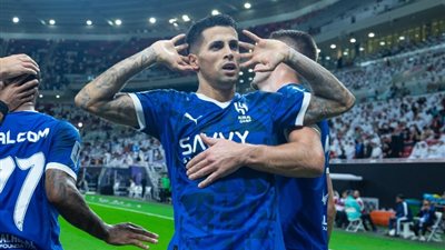 نجم الهلال السعودي يطلب العودة لبرشلونة