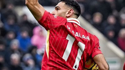 أزمة جديدة تهدد مستقبل محمد صلاح وإقحام رامي عباس للحل مع ليفربول