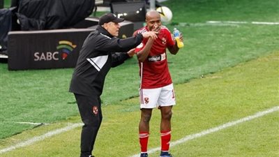 الأهلي يوافق على إعارة بيرسي تاو ورضا سليم