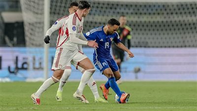 بعد خطأ كارثي، منتخب الكويت يسجل الهدف الثاني في شباك الإمارات (فيديو)
