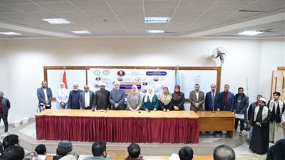 تكريم الوافدين بكلية العلوم الإسلامية بجامعة الأزهر وافتتاح دورة مواجهة الشبهات الإلحادية