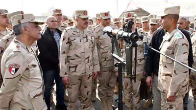 رئيس أركان القوات المسلحة يتفقد المنظومة التدريبية بمعهد ضباط الصف المعلمين