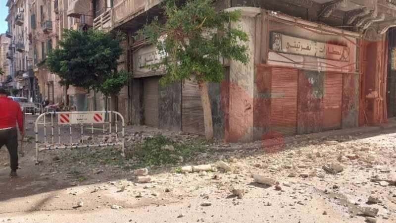 انهيار جزئي لعقار الإسكندرية