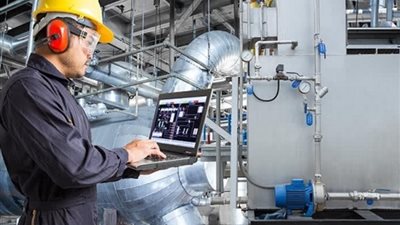 ماذا يخبئ 2025 للمصنعين والمستثمرين؟، رئيس «القاهرة التجارية» يجيب