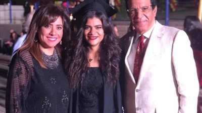 نشوى مصطفى تلتزم بوصية زوجها العزاء فى «المقابر فقط»