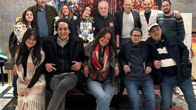 روجينا تفاجىء زوجها أشرف زكي بحفل عيد ميلاده (صور)