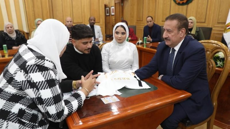 جانب من عقد القران بديوان عام المحافظة