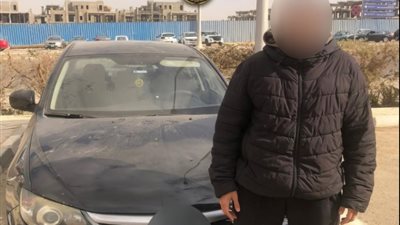 ضبط قائد سيارة لطمسه لوحاتها المعدنية في بولاق
