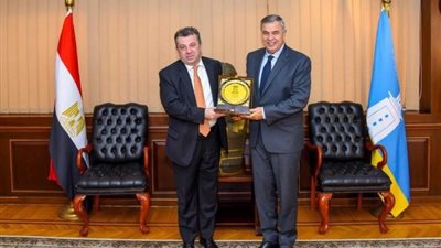 سفير أرمينيا بالقاهرة يلتقي محافظ الإسكندرية ورئيس الغرفة التجارية