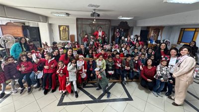 «ترانيم وبابا نويل»، كنيسة مارجرجس بـ«كوتسيكا» تحتفل برأس السنة 2025