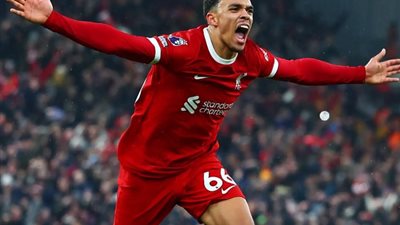 ريال مدريد يرسل عرضا رسميا لشراء أرنولد، ورد صادم من ليفربول