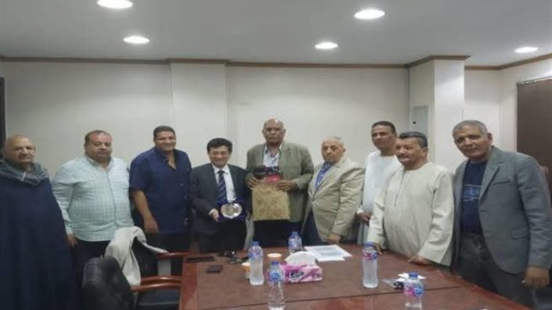 صورة لأعضاء غرفة الأقصر