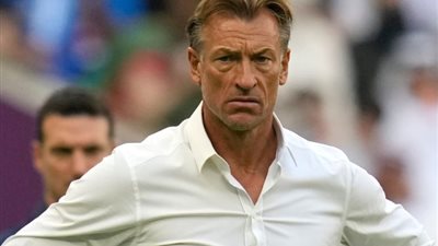 الاتحاد السعودي يحسم مصير رينارد بعد وداع خليجي 26