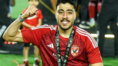 تطورات موقف تجديد أكرم توفيق مع الأهلي ، وطلب مفاجئ من اللاعب