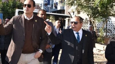 محافظ بورسعيد يستعرض إجراءات تحويل مبنى القنصلية الإيطالية لمستشفى