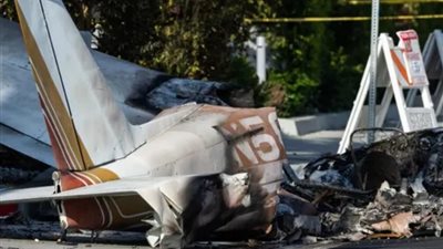 شاهد لحظة سقوط طائرة في أمريكا ومصرع وإصابة 12 شخصا (فيديو)