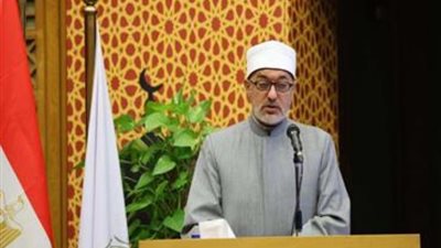 «جايبين مفتي مسيحي»، الدكتور نظير عياد يكشف حقيقة الجدل المثار حول اسمه