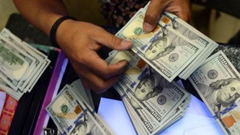 سعر الدولار مقابل الجنيه المصري اليوم الخميس في البنوك