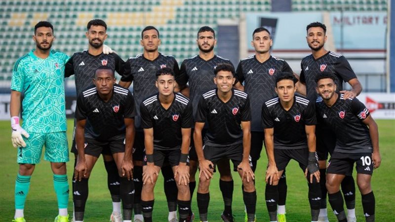 لاعبي فريق بتروجيت