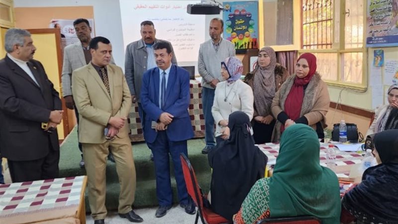 جانب من جولة وكيل وزارة التربية والتعليم